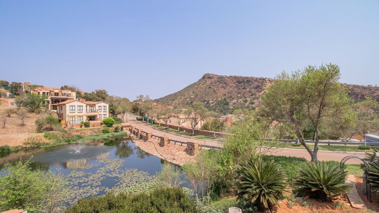 ENV203467 Stunning 4 bedroom home overlooking serene views, great privacy