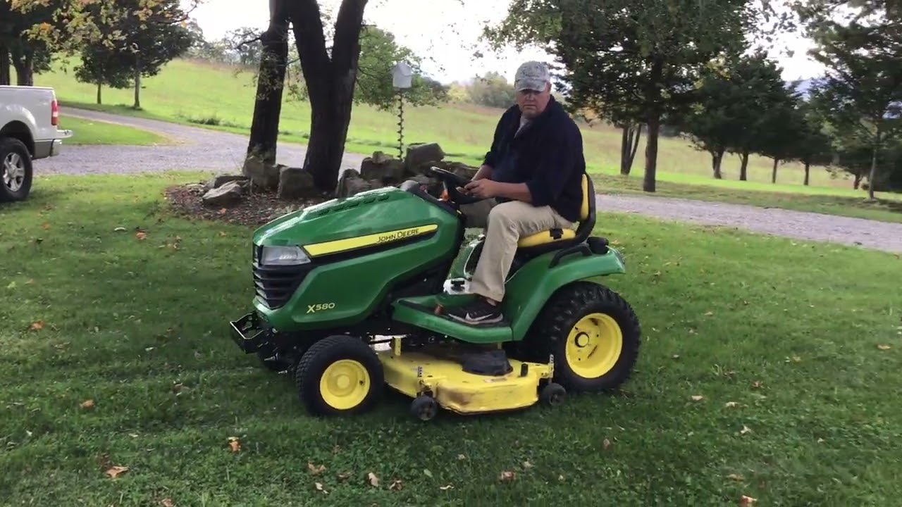 John Deere X580 lawn tractor