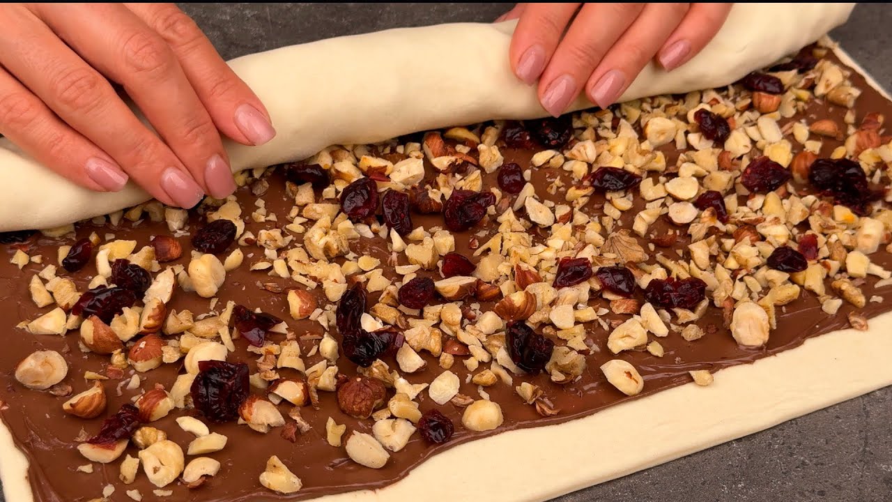 Nur Blätterteig, Nutella und Nüsse  Ein traditionelles Festtagsrezept, das auf der Zunge zergeht!