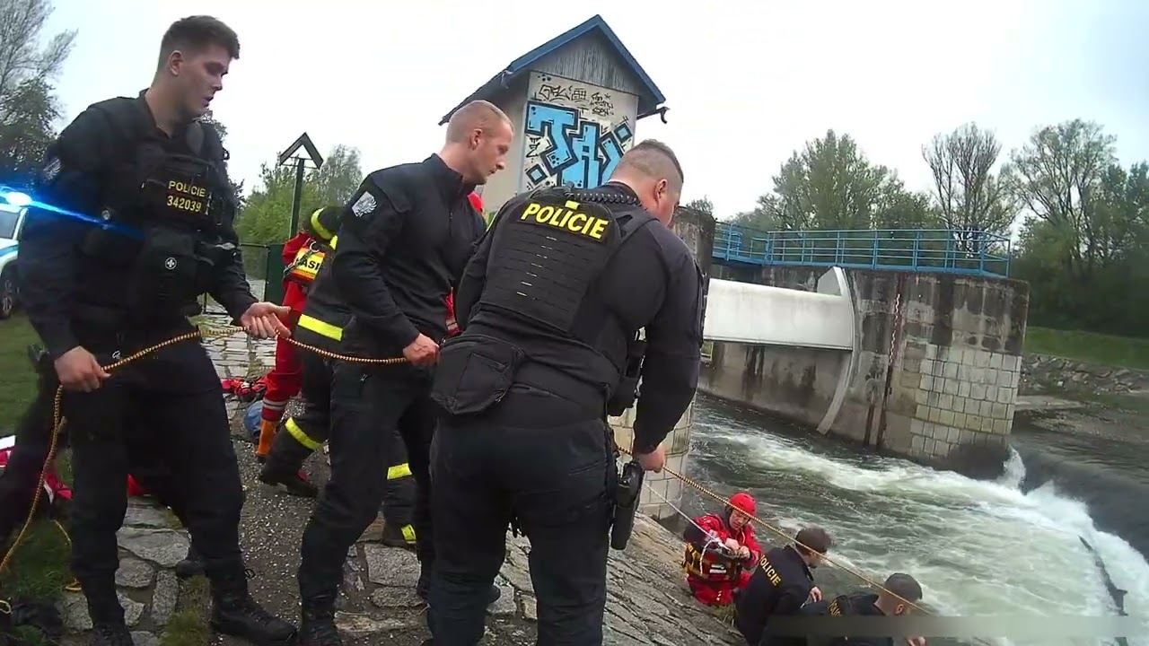 Policie ČR: Záchrana života u splavu