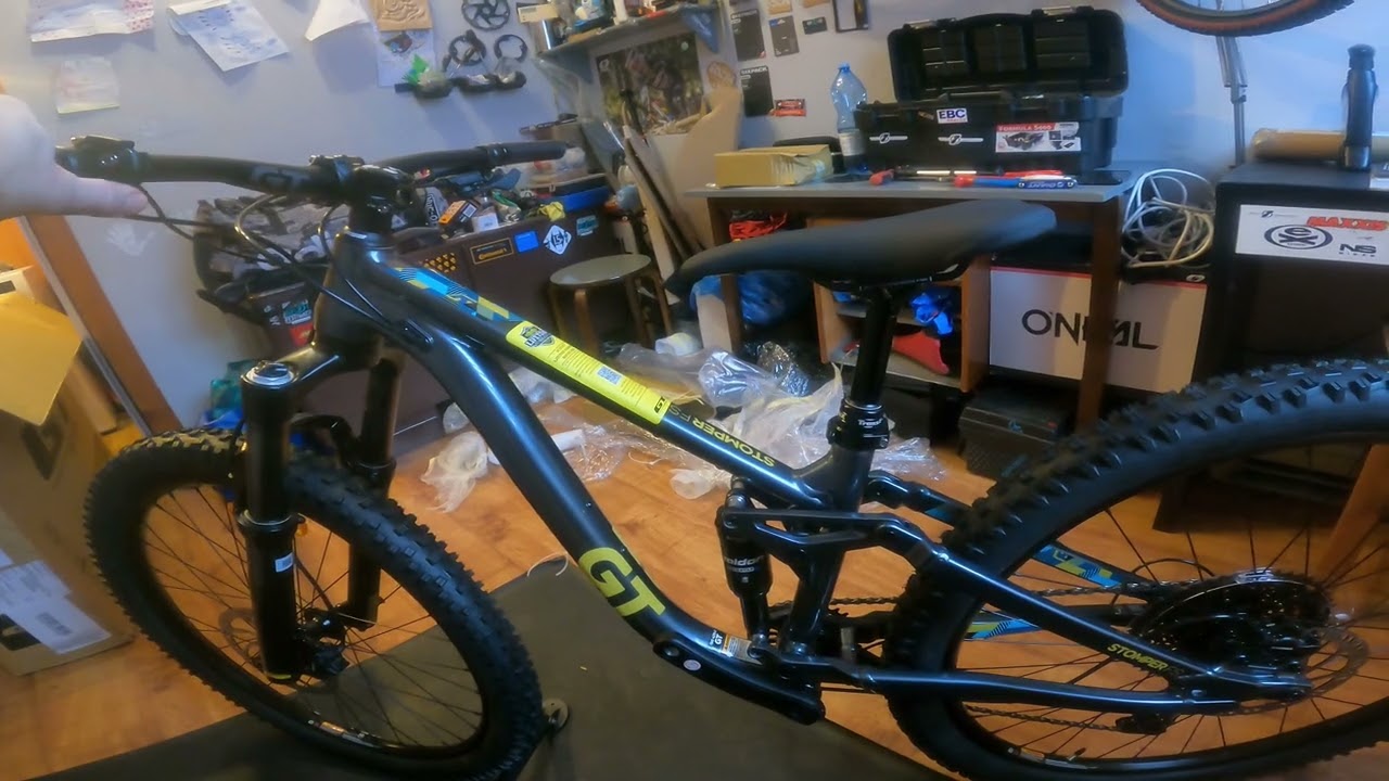 GT Stomper 26 FS Ace Unboxing Junior Enduro bike