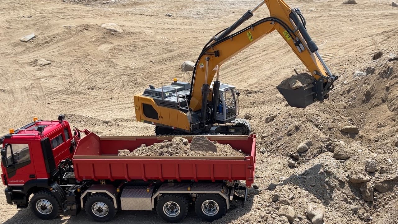 RC 1/14 at Work - LESU Iveco Truck 8x8 & XDRC Liebherr 945 Excavator