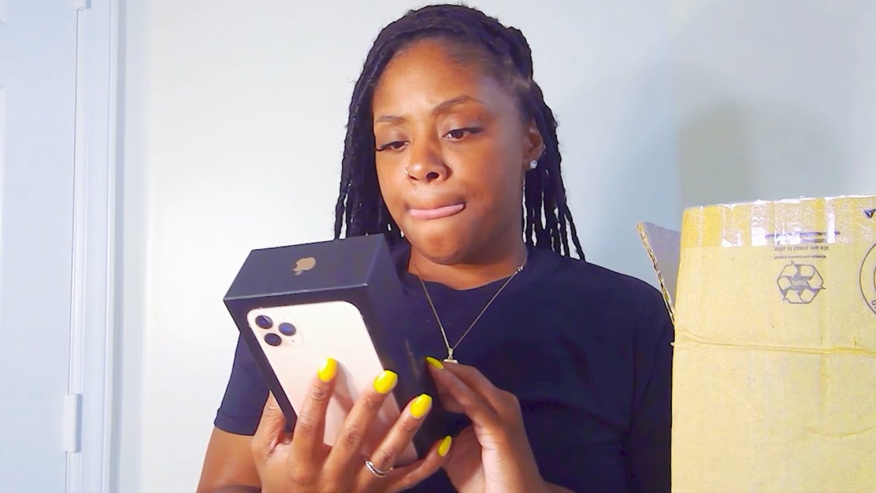 Funniest IPhone 11 SCAMS Compilation 4