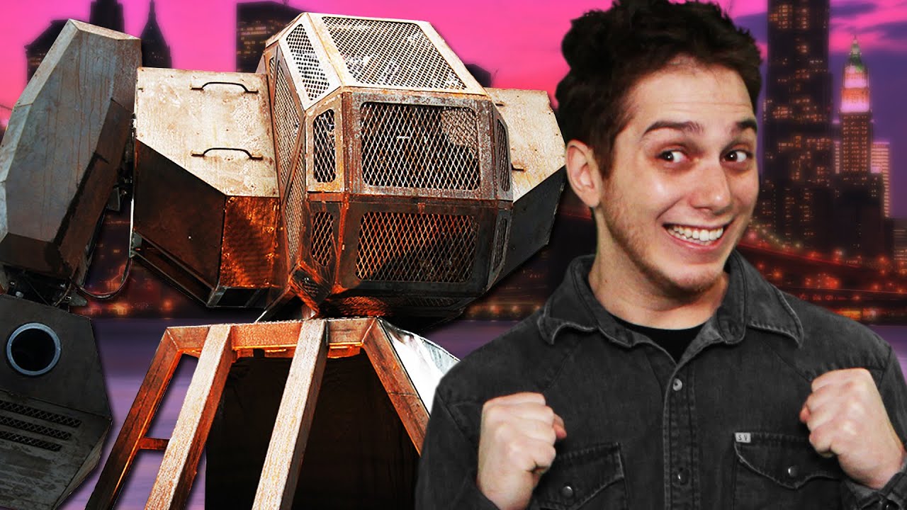 RIDING A MECH AT NEW YORK COMIC-CON (Smosh Games Field Trip)