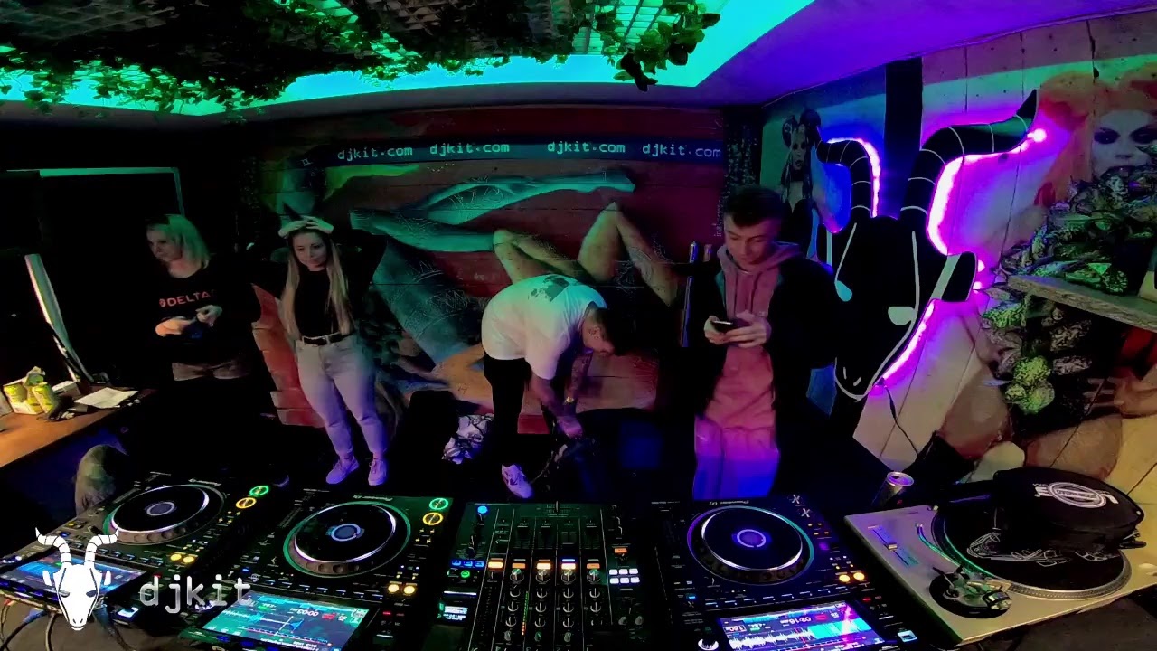 Crossy b2b Bish