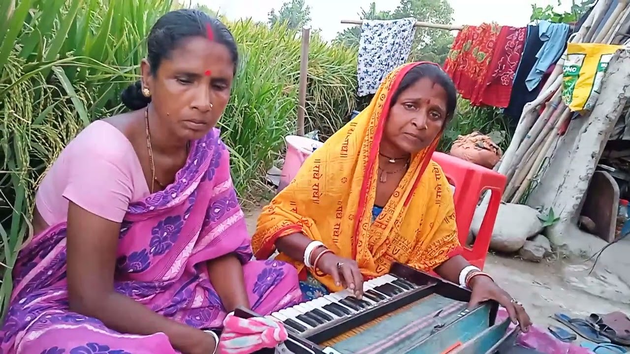 পড়ে ভবের মায়াতে ও প্রান পাখী ভাবের গান গেয়েছেন যশোমতি