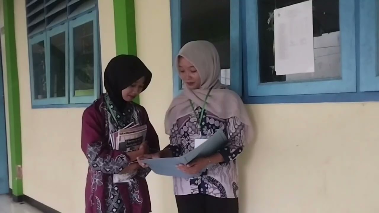 TUGAS BAHASA INDONESIA TENTANG NEGOSIASI (pergantian kursi di kantor) kelompok 5