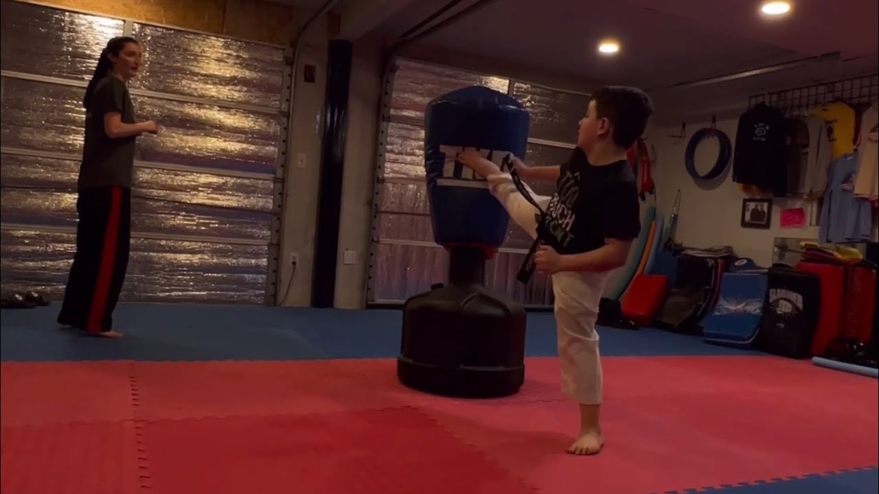 Jason Arena Jr working on his conditioning training in taekwondo class! #taekwondo #martialarts 