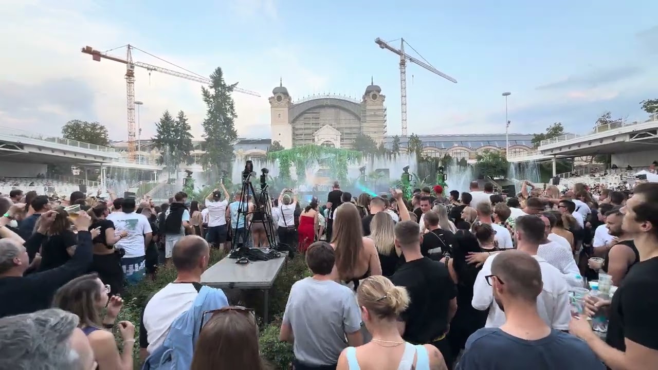 Nora En Pure Prague 27.72025
