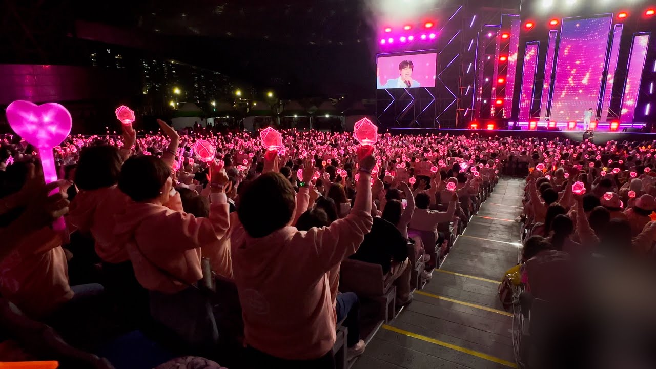 이찬원 '콘서트장에서 직관하는것 같은 두번째 부산 행사 찬스 응원 + 현장분위기 영상'