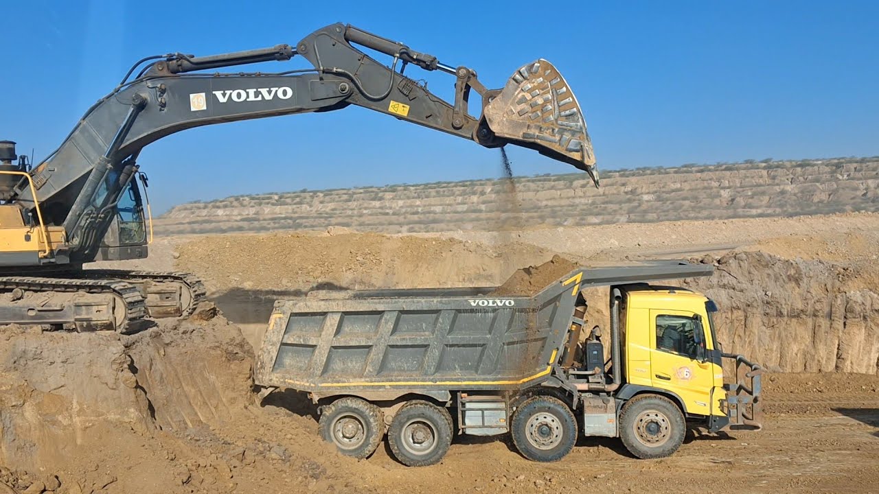 New project manig open koyla khadhan 400 फिट Dip open koyla Digging backhoe loading taracks Mighty 