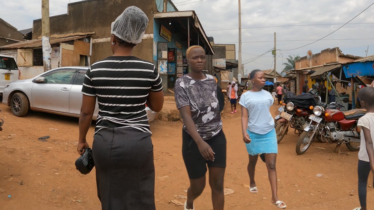 REAL LIFE INSIDE KATWE LOCAL COMMUNITY IN UGANDA🇺🇬 AFRICA🌍 (Extended 4k walk)