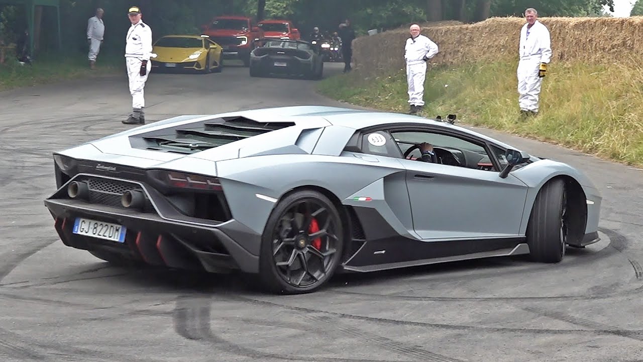 Lamborghini Aventador Ultimae LP780-4 - Trying to Drift, Flames & Acceleration Sounds!