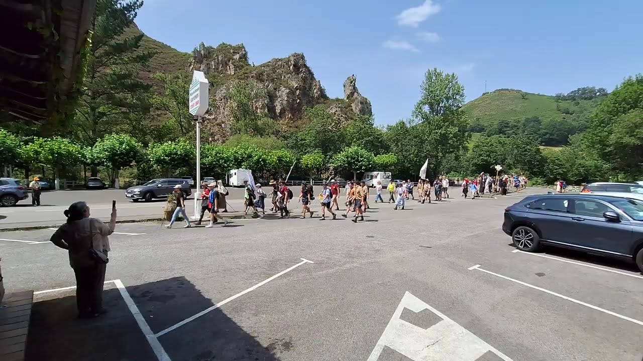 Peregrinación Nuestra Señora de la Cristiandad 2024. Los peregrinos muy cerca de Covadonga.