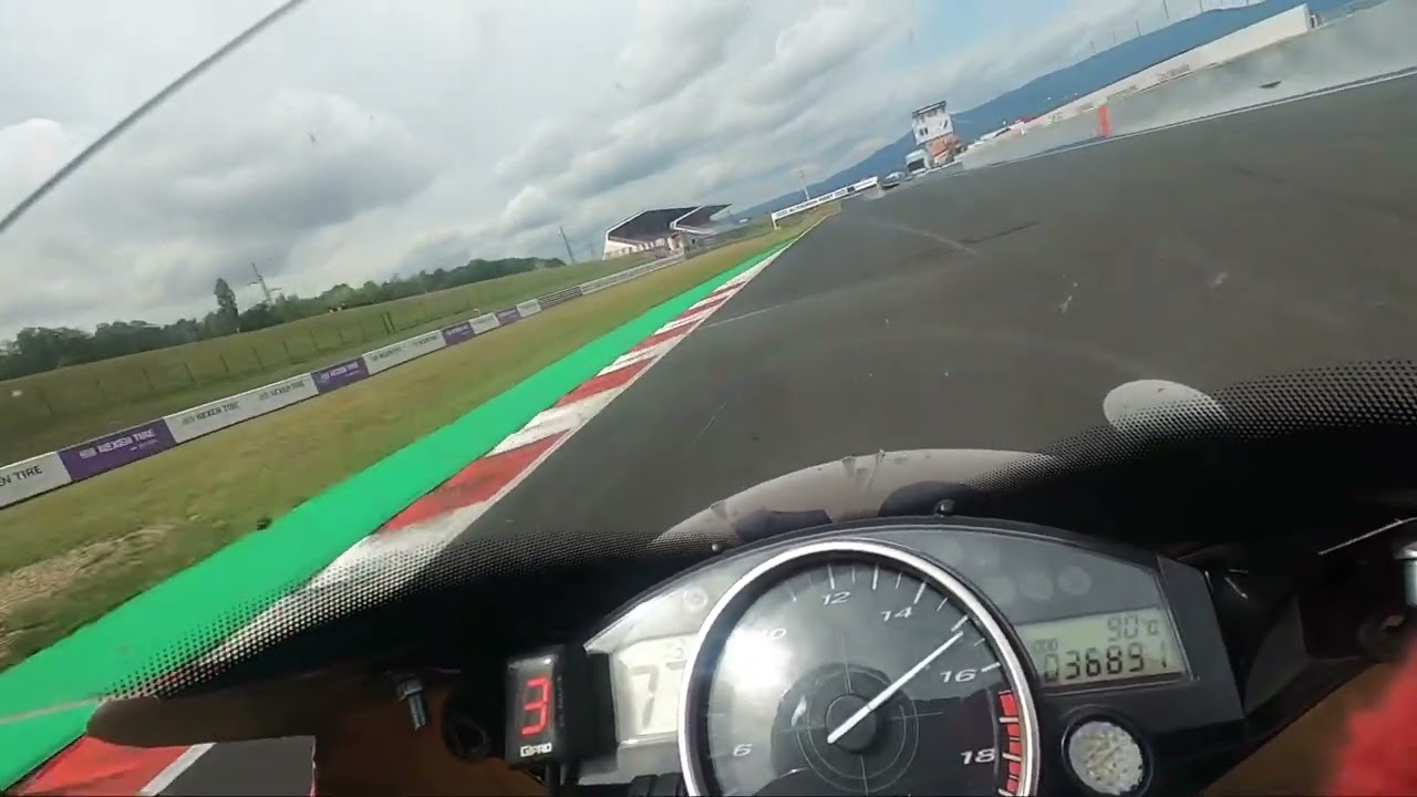 Autodrom most yamaha r6 motoriders