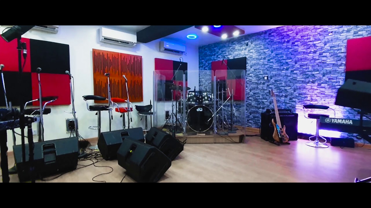 AZUSA STUDIO TOUR
