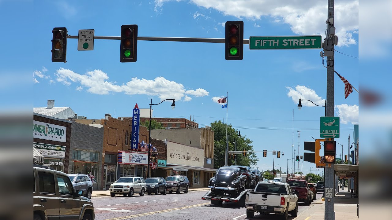 Vintage Traffic Signals in Downtown Guymon, Oklahoma