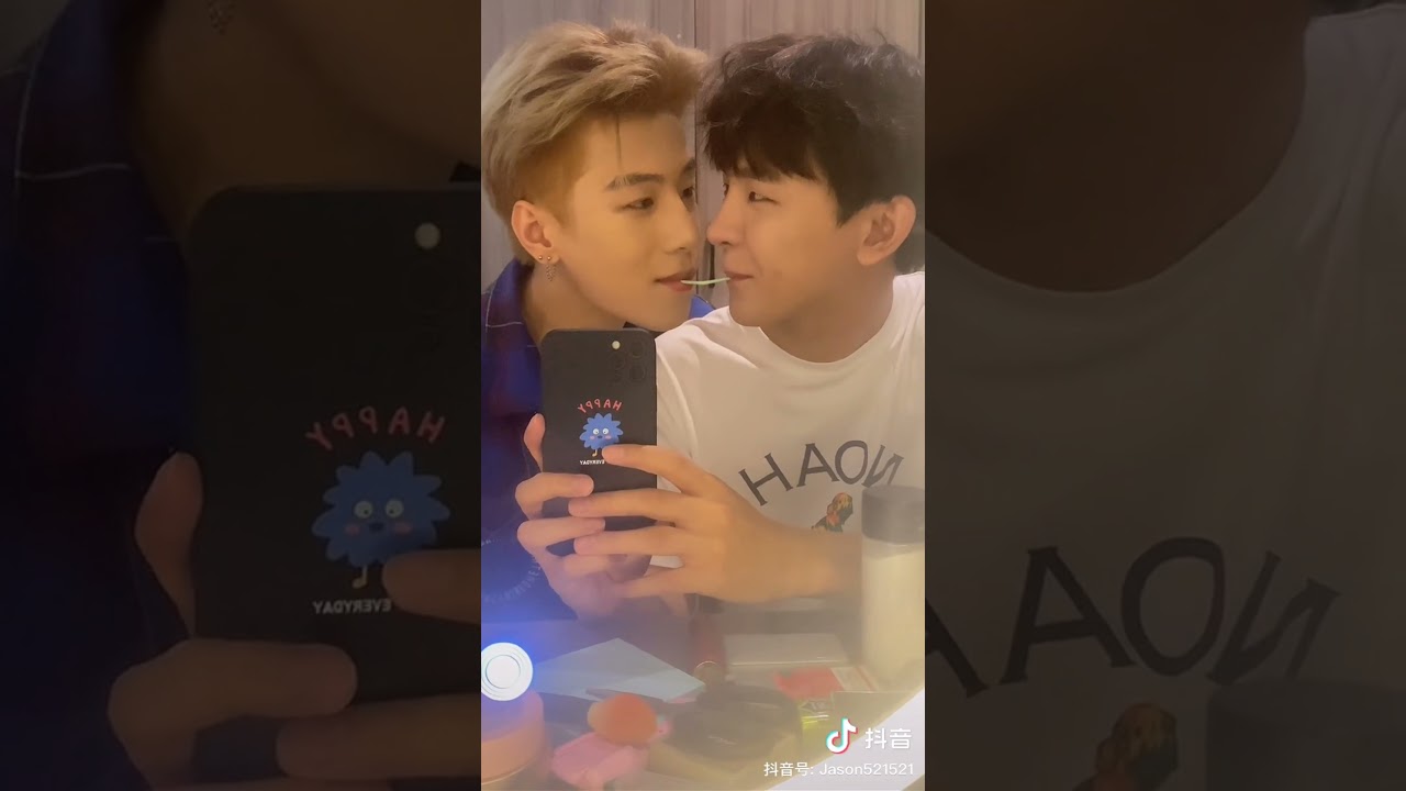 tiktok BL| những đôi mắt rực sáng