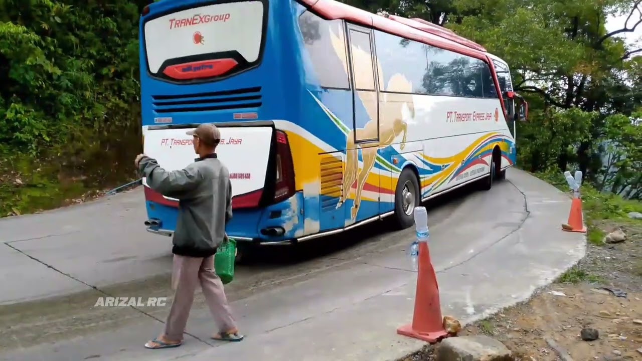 Hunting Bus Dari Pagi Sampai Sore Di Tikungan Banto Sitinjau Lauik