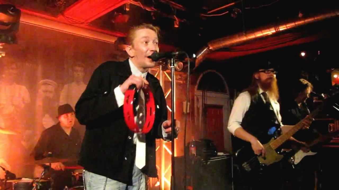 Yölintu - En Ole Pyhimys