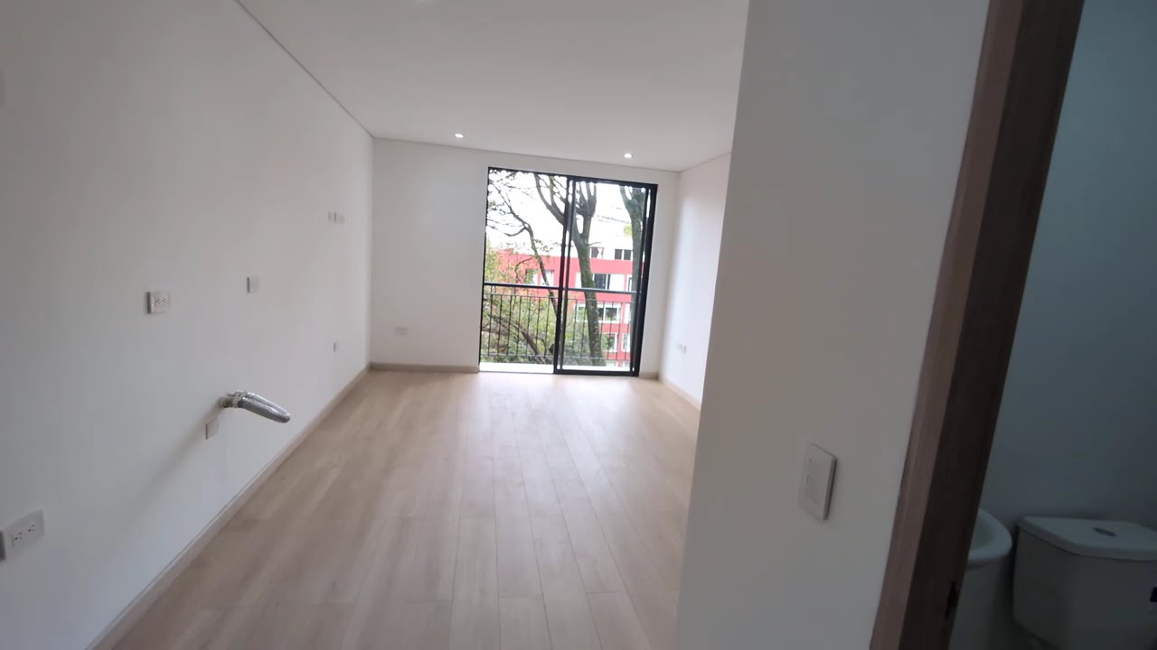 Venta Apto Tipo Loft, 4 piso ext. balcón, Estrato 3, Polo Club Bogotá.