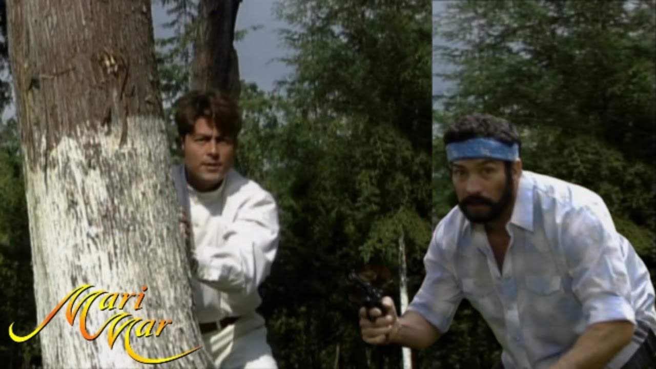 ¡Nazario intenta disparar a Adrian, Adrian golpea a Nazario! | Marimar - Televisa