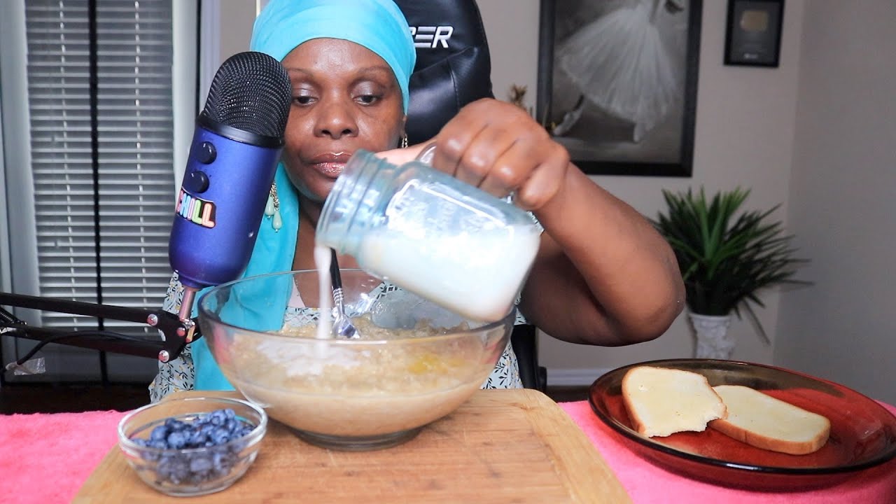 BLUE BERRIES WITH OATMEAL ASMR EATING SOUNDS