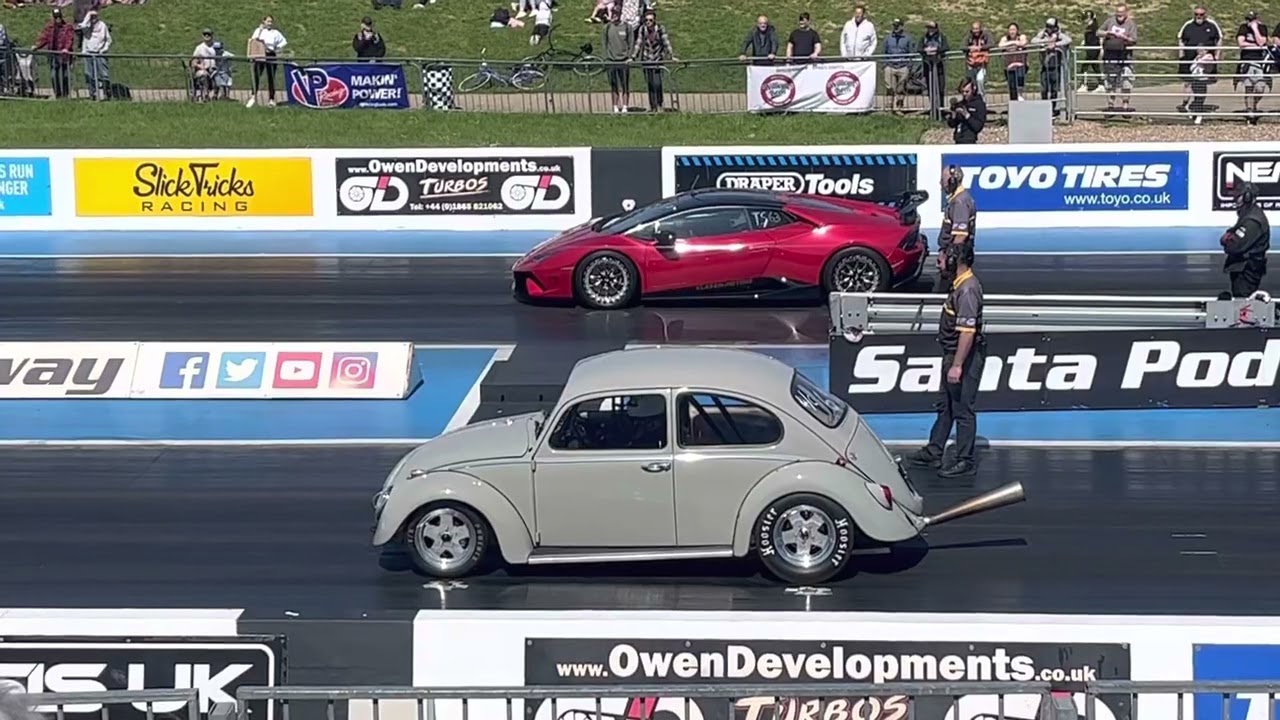 Santa Pod 2023 VW Beetle vs. Lamborghini Huracan Performance