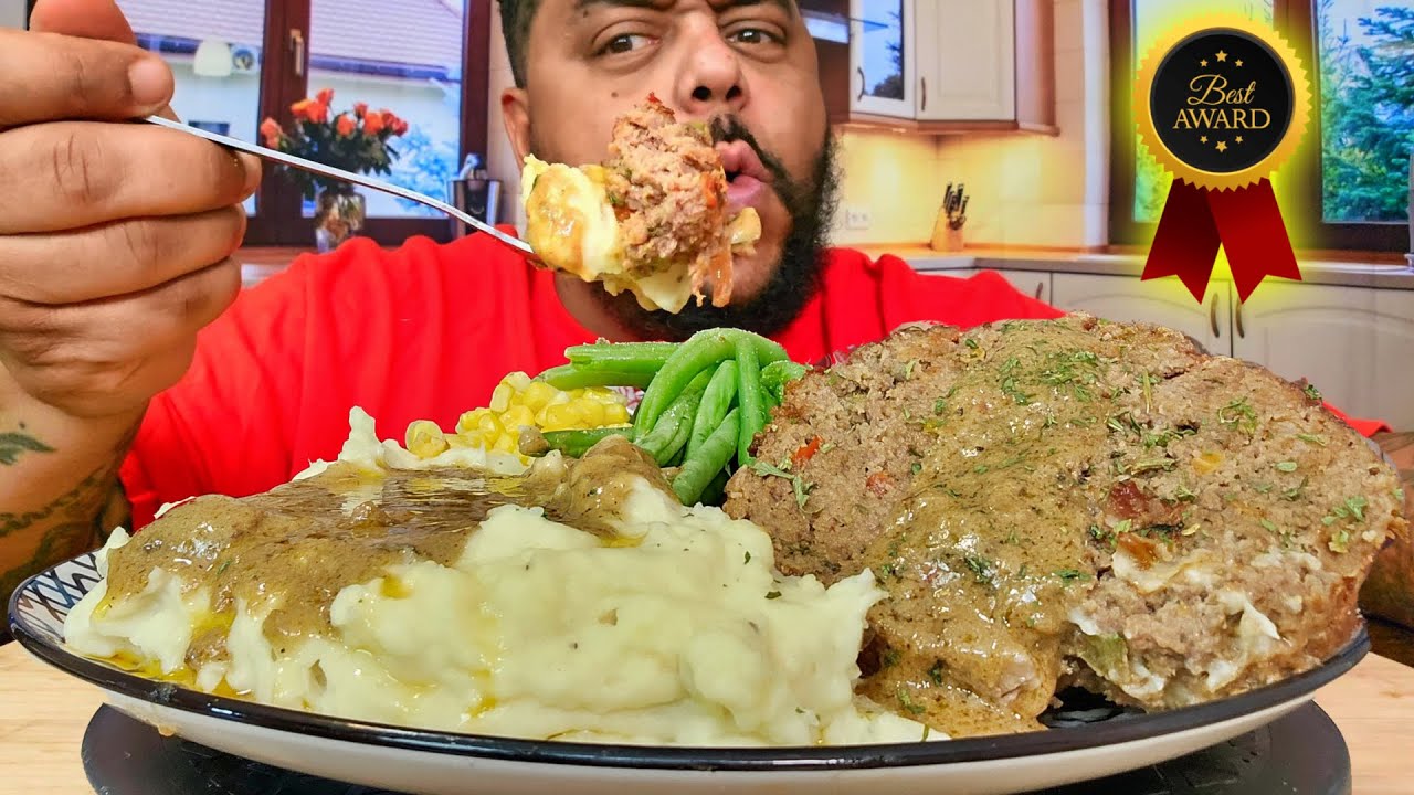 Delicious Comfort Food: Ultimate Homemade Meatloaf, Creamy Mashed Potatoes, and Satisfying Veggies!