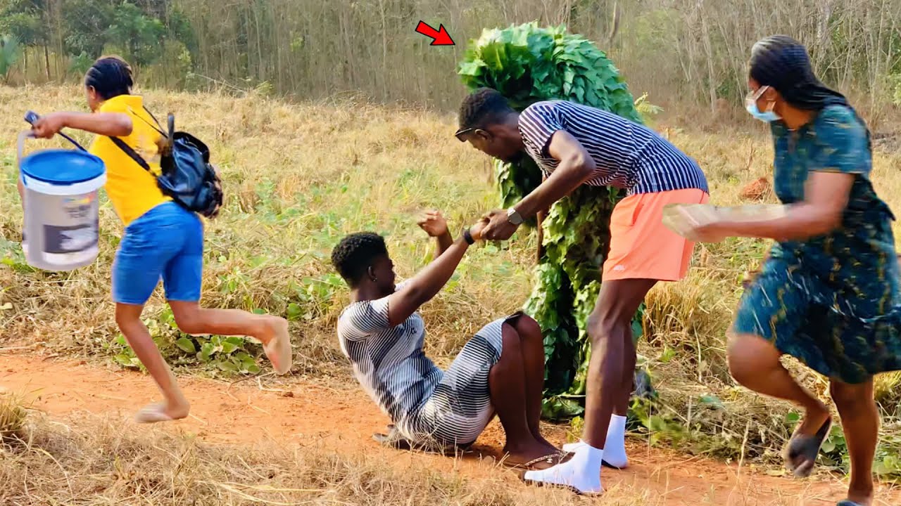 They could not believe their eyes and run for their lives! Bushman Prank! Trashman Prank!
