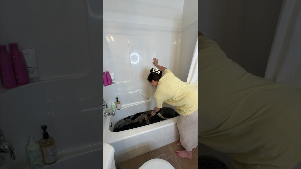 HOW TO STRIP LAUNDRY: Stripping Stinky Mildew Laundry For The First Time #laundry #cleaningtips