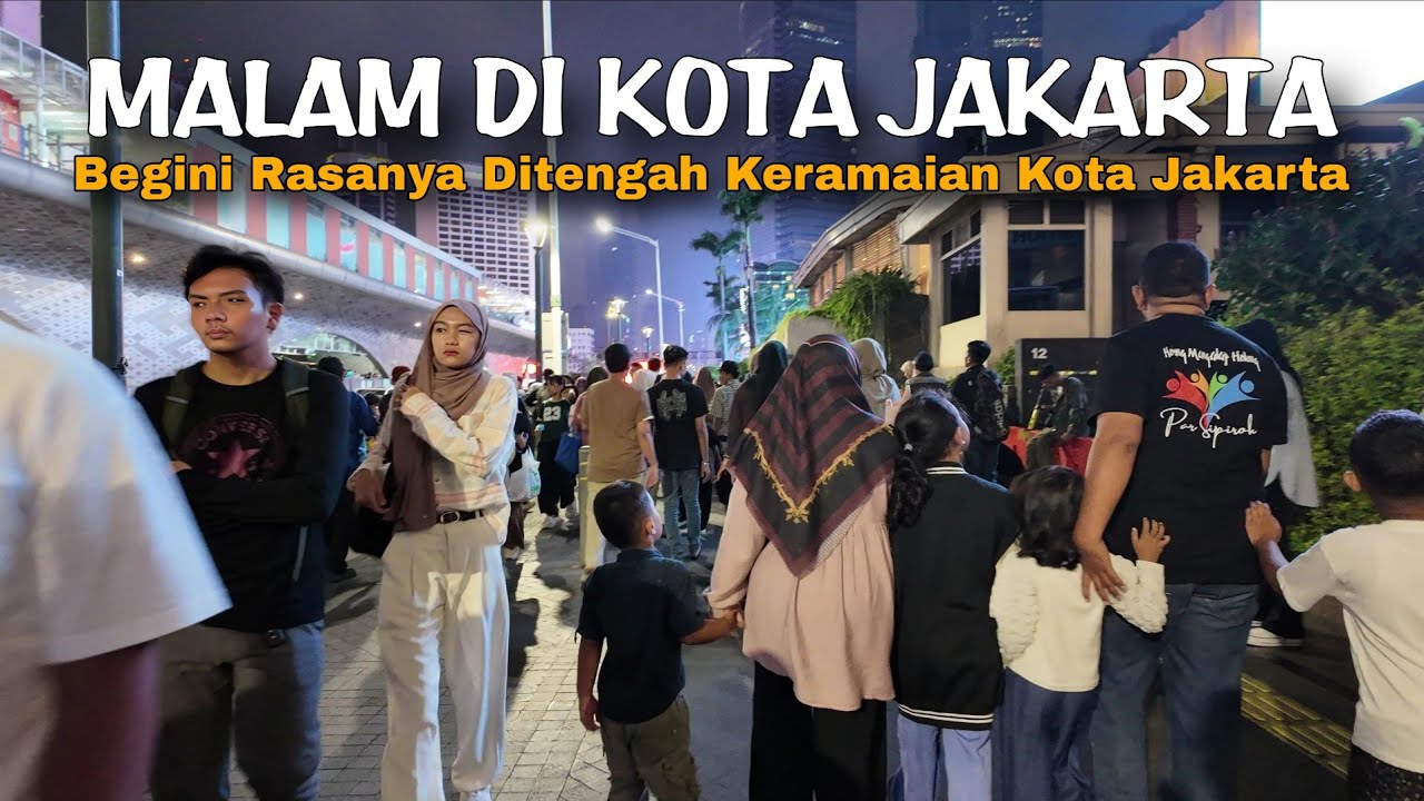 Suasana Malam Di Tengah Keramaian Kota Jakarta