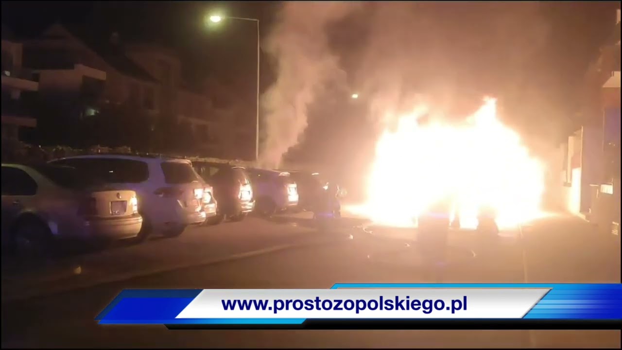 Pożar samochodu elektrycznego na ul.Krzemienieckiej w Opolu.