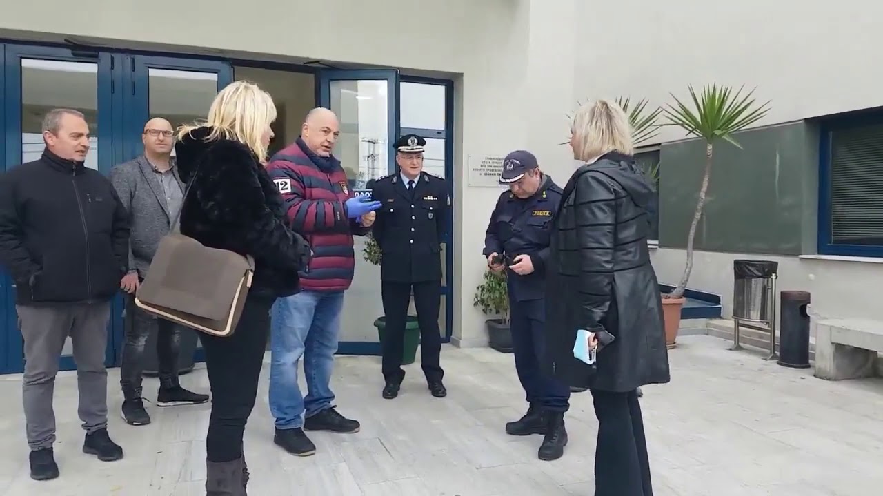 Ο Αχιλλέας Μπέος μιλάει στους ρομά ενόψει των δειγματοληπτικών ελέγχων για κορωνοϊό