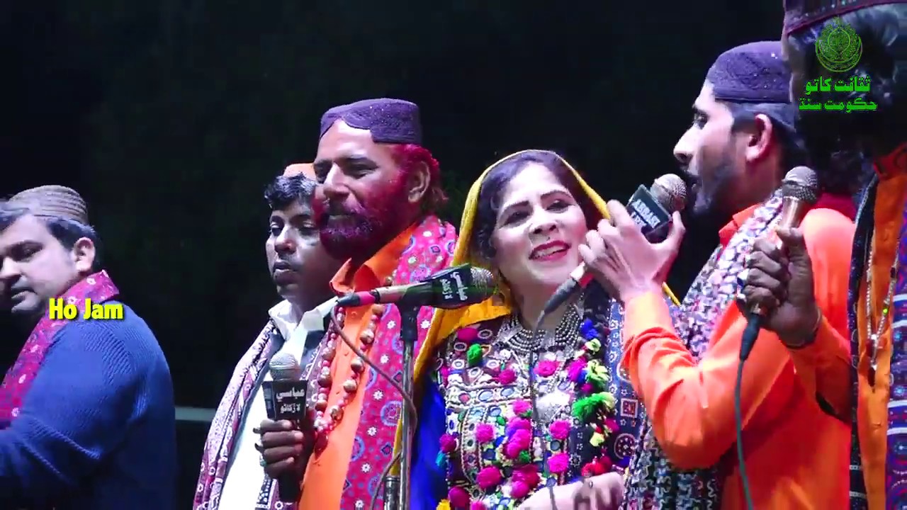 Faqeer, Barkat Faqeer & Taj Mastani rocked the show when they sung Ho Jamalo