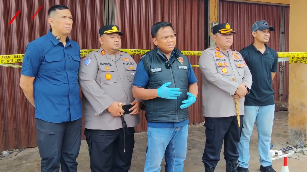DIREKTUR TIPIDTER BARESKRIM POLRI, GEREBEK GUDANG TIMAH ILEGAL DI KAMPIT BELTIM