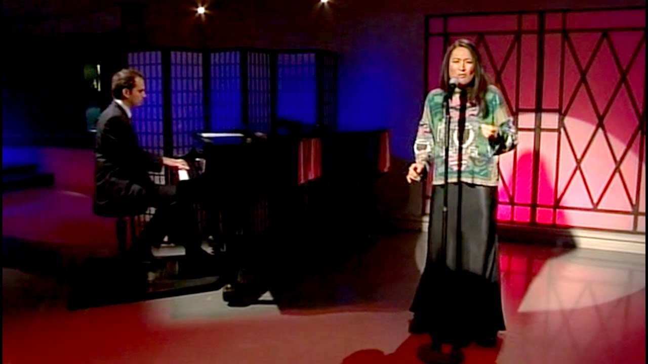 Nolan Bradbury accompanying Annie Crummer performing Split Enz' 