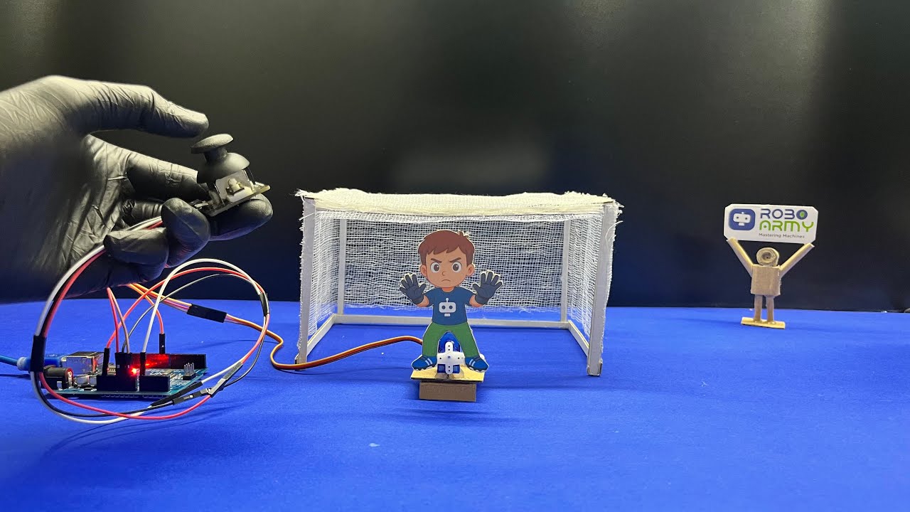 Футбольный вратарь с управлением джойстиком | Arduino + сервомотор