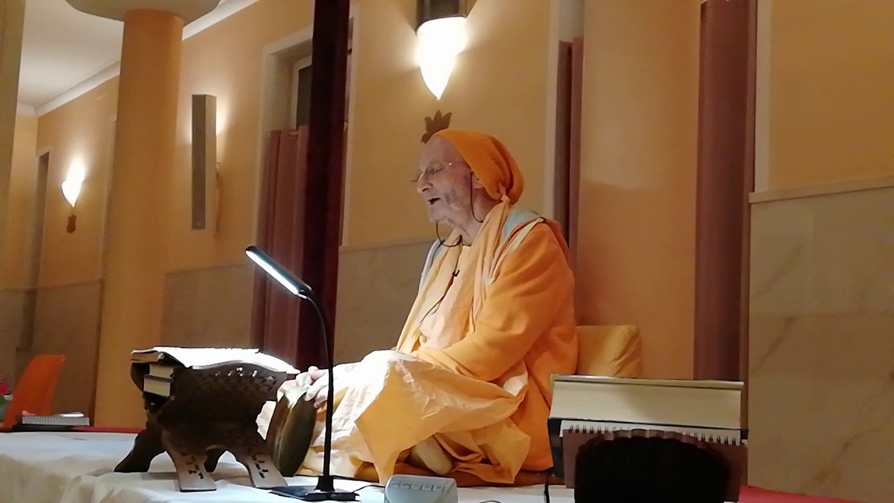 Pujyapada Bhakti Sadhaka Muni Maharaj- Jaya Radha Madhava