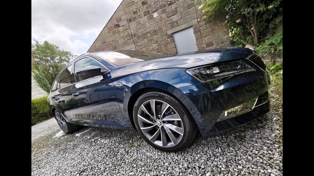 Skoda Superb - Professional car cleaning using the 2 bucket method