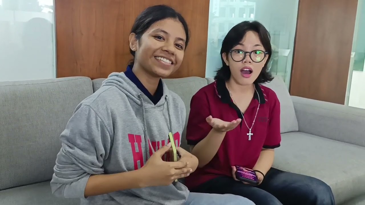 Penerapan kalimat efektif dalam tulisan media cetak/ media sosial dan di ruang publik 