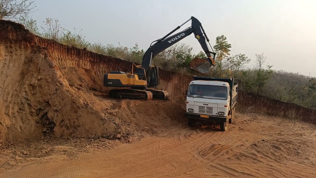 Volvo EC210D Excavator Operations | Loading Tata Tipper in Record Time#VolvoEC210D #TataTrucks