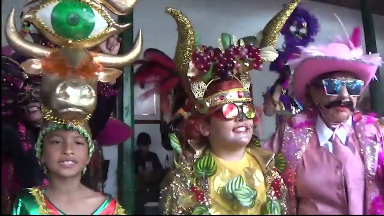 CARNAVAL DE RIOSUCIO CALDAS 2025 CUADRILLA SODOMA FAMILIA VARGAS Detrás de la mirada de un matachín