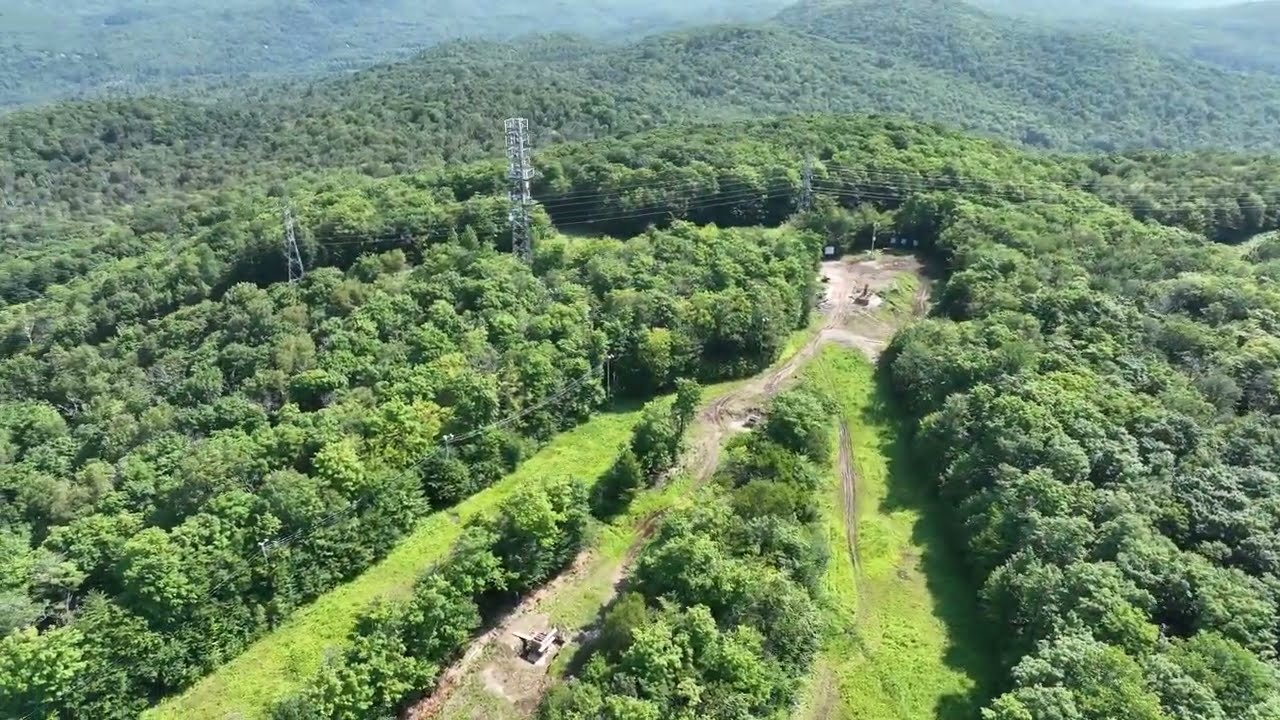 Sommet Olympia 2023 / Nouveau télésiège (vue drone) - New chair lift (drone View)