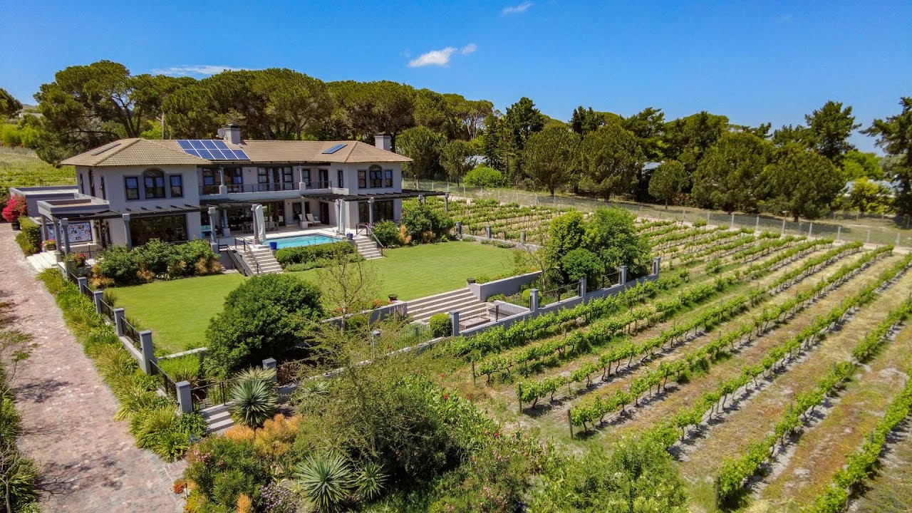 Equestrian living 5 Bedr with stunning views, Klein Zevenwacht