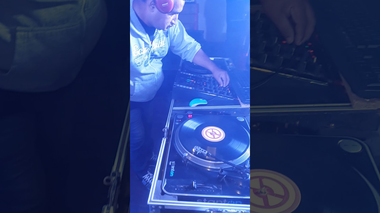 Dj Mr Jenth y Loco Freddye Loya LuisXv y Trowyers respectivamente