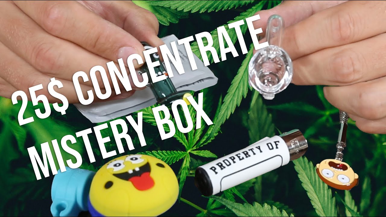 Checking the 25$ concentrates mystery box from World of Bongs!