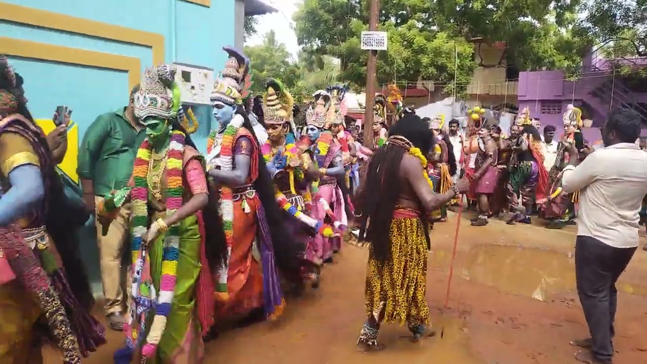 குலசை தசரா சிவலூர் வேடங்கள்  ஆட்டம்  வேற லெவல் 2024