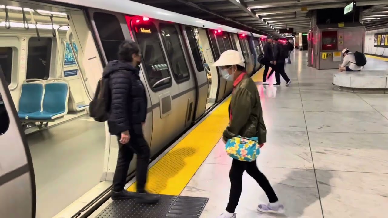 (BART) Fleet of the Future and Legacy trains Railfanning at Embarcadero (Independence day special)