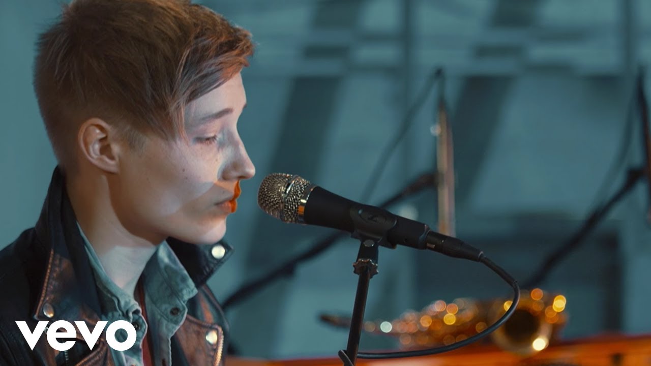 Isac Elliot - Parachute ft. Satin Circus